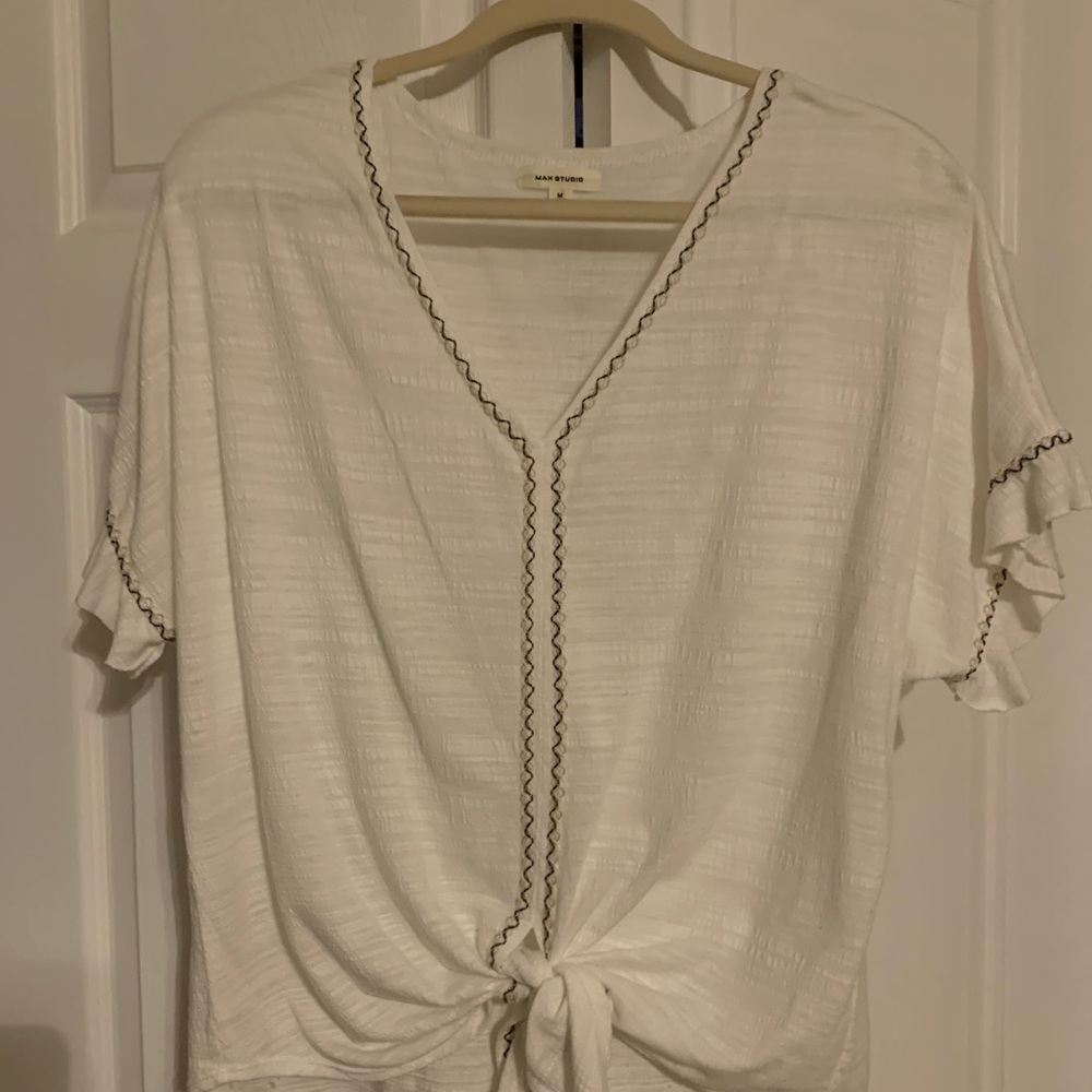 Max studio Tie Front Top, Medium, Great Condition